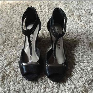 NEW YORK TRANSIT WEDGE SANDAL